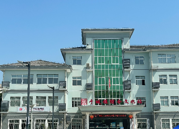 ky开元正能量：职工抢修献血车，好人好事成风景！